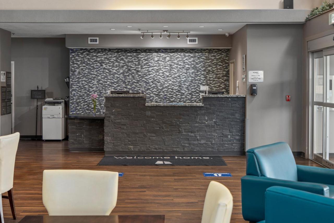 Home Inn & Suites Regina Airport Eksteriør billede