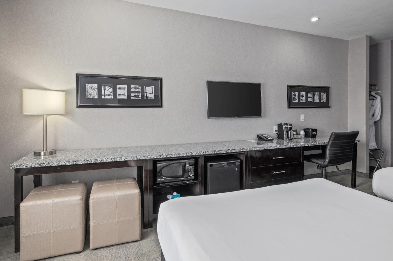 Home Inn & Suites Regina Airport Eksteriør billede