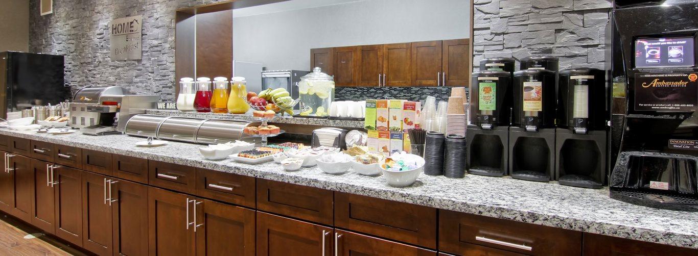 Home Inn & Suites Regina Airport Eksteriør billede