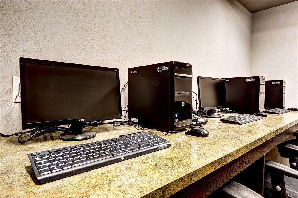 Home Inn & Suites Regina Airport Eksteriør billede