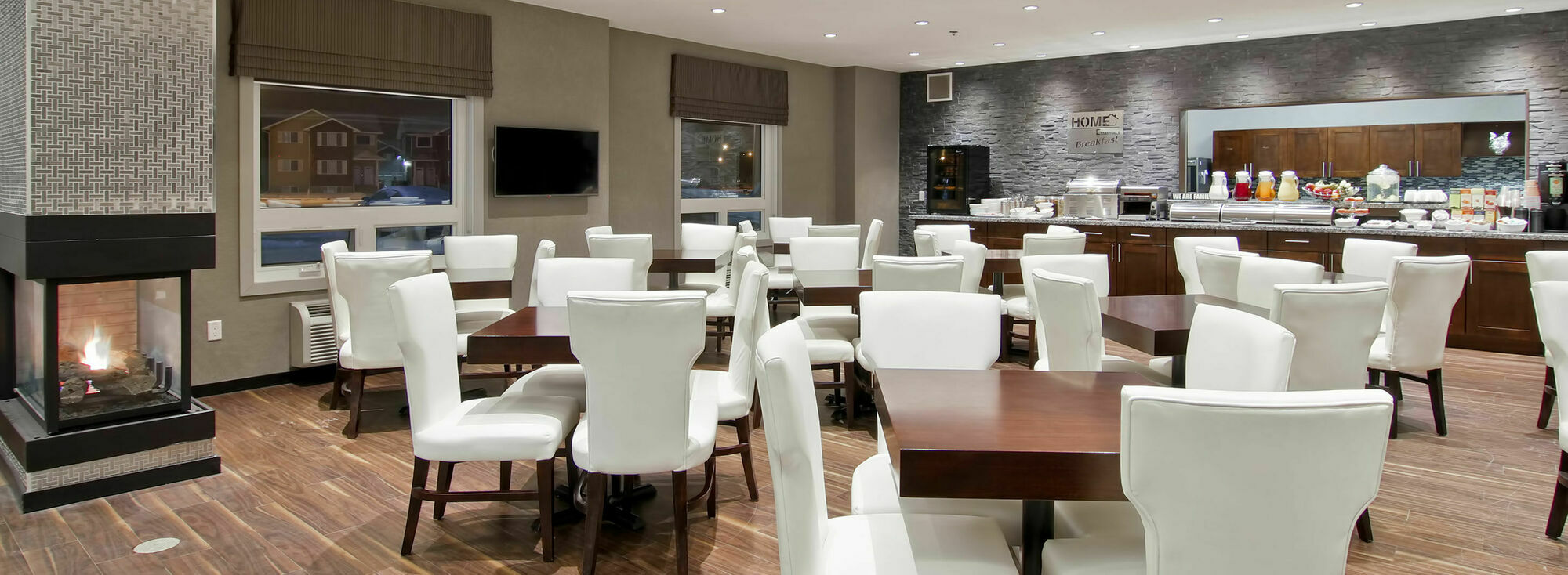 Home Inn & Suites Regina Airport Eksteriør billede