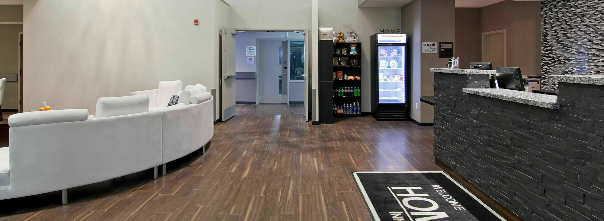 Home Inn & Suites Regina Airport Eksteriør billede